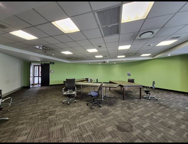 105M² OFFICE TO LET IN SUNNINGHILL
